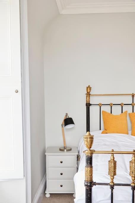 Stylish Scottish Manor, Coillemore House カイル・オブ・ロカルシュ エクステリア 写真