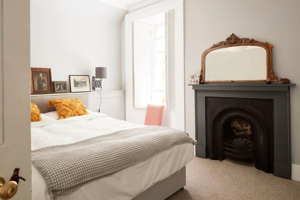 Stylish Scottish Manor, Coillemore House カイル・オブ・ロカルシュ エクステリア 写真