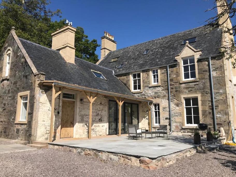 Stylish Scottish Manor, Coillemore House カイル・オブ・ロカルシュ エクステリア 写真